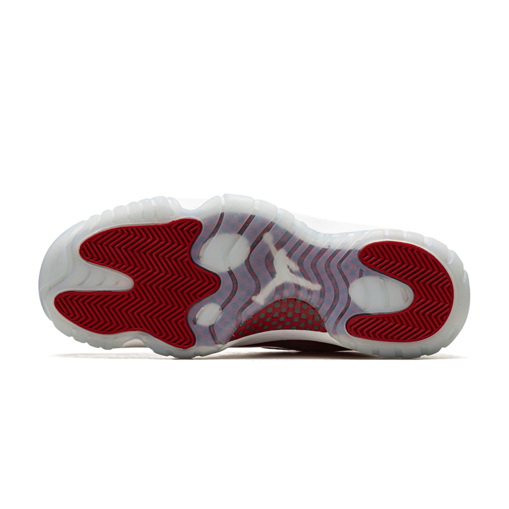Nike_AIR_JORDAN_11_Cherry_2022_CT8012_116_03