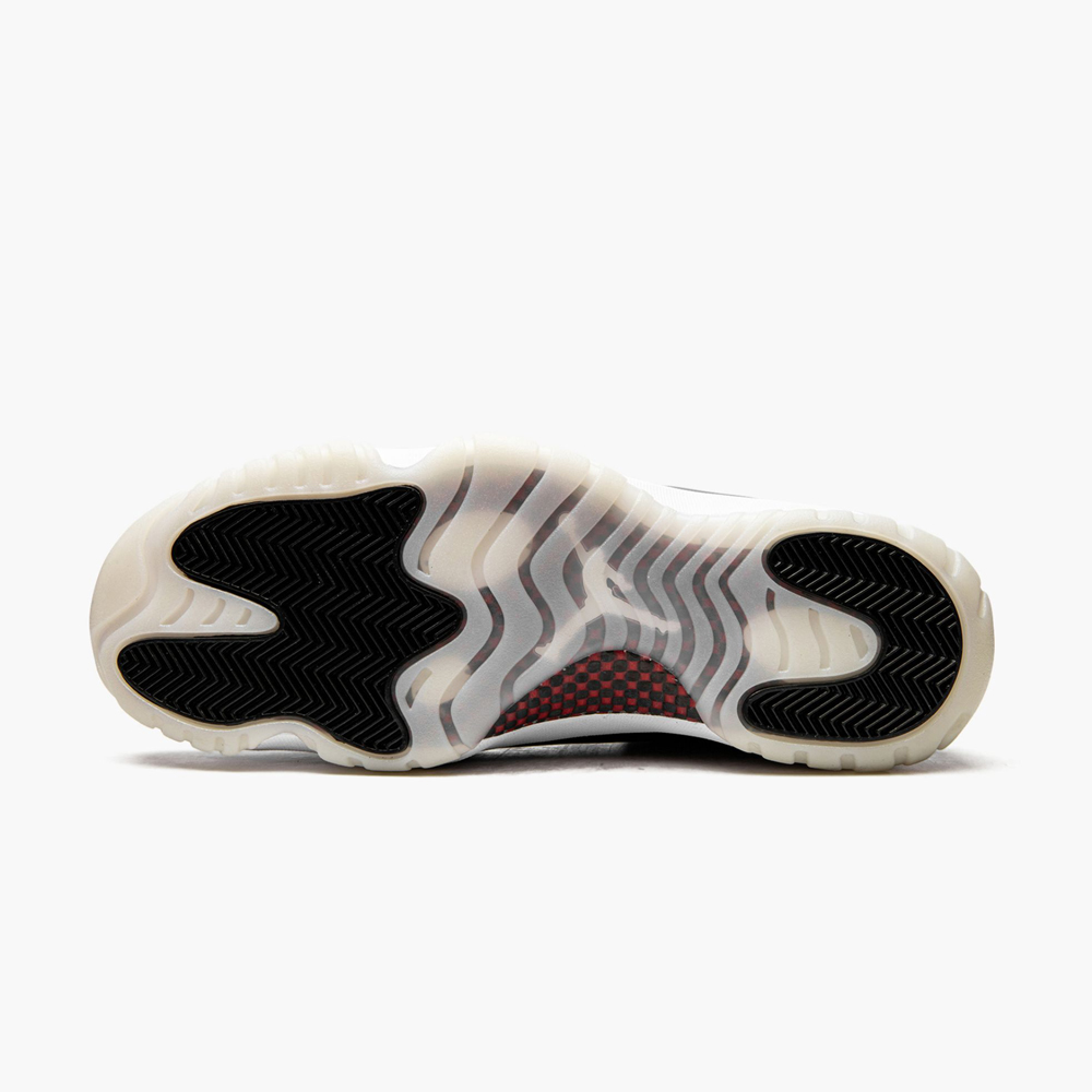 Nike_AIR_JORDAN_11_LOW_72_10_AV2187_001_04