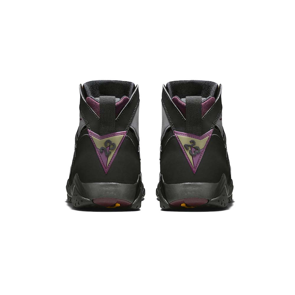 Nike_AIR_JORDAN_7_RETRO_BORDEAUX_2015_304775_034_02