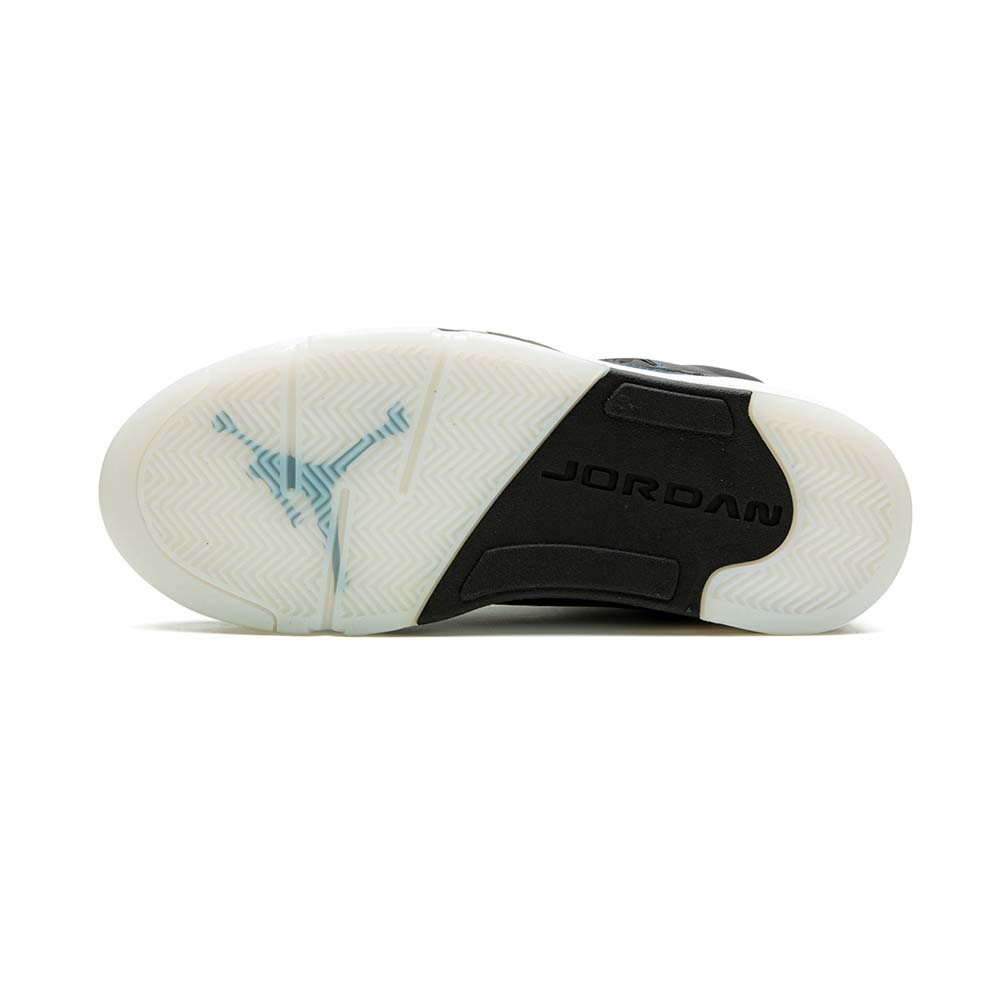 Nike_Jordan_Air_Jordan_5_Retro_WMNS_Oil_Grey_CD2722_001_04