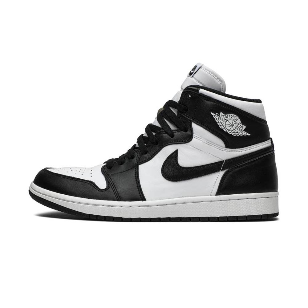 Nike_AIR_JORDAN_1_RETRO_HIGH_OG_BLACK_WHITE_555088_010
