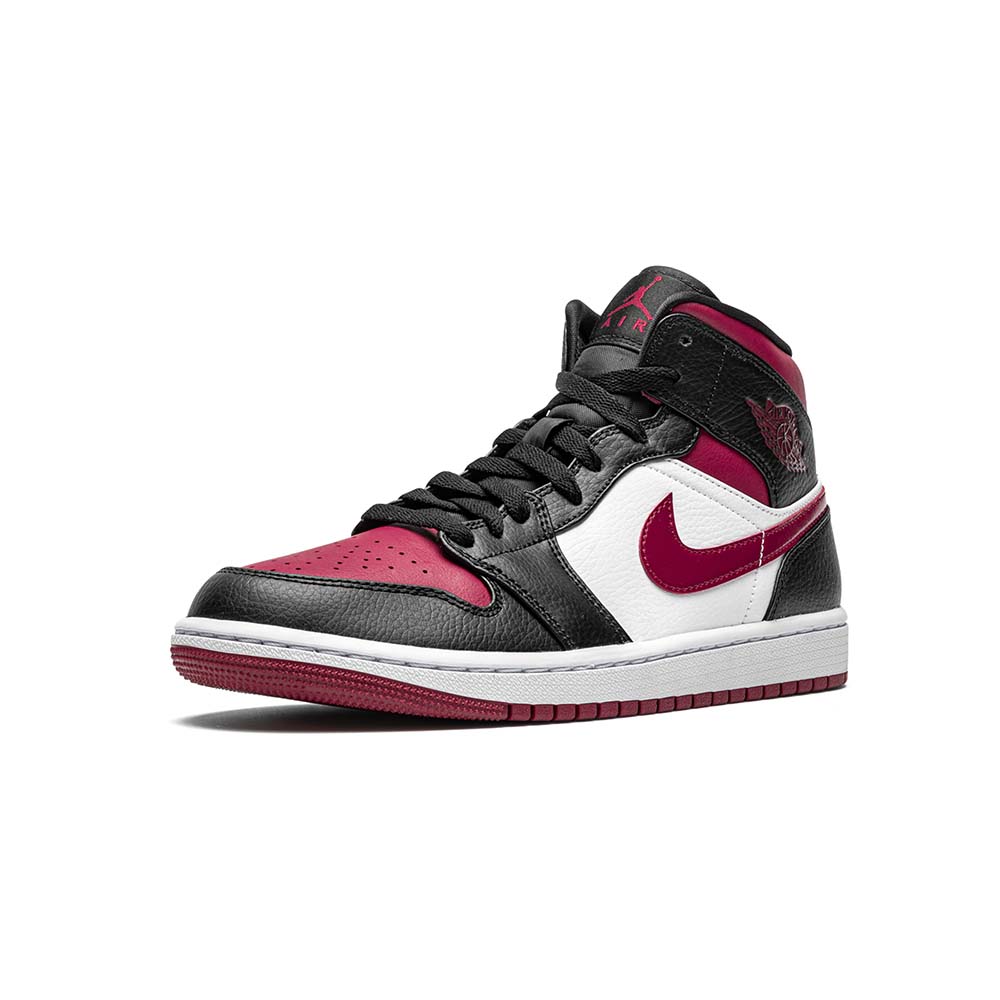 Nike_Air_Jordan_1_Mid_Bred_Toe_554724_066_03