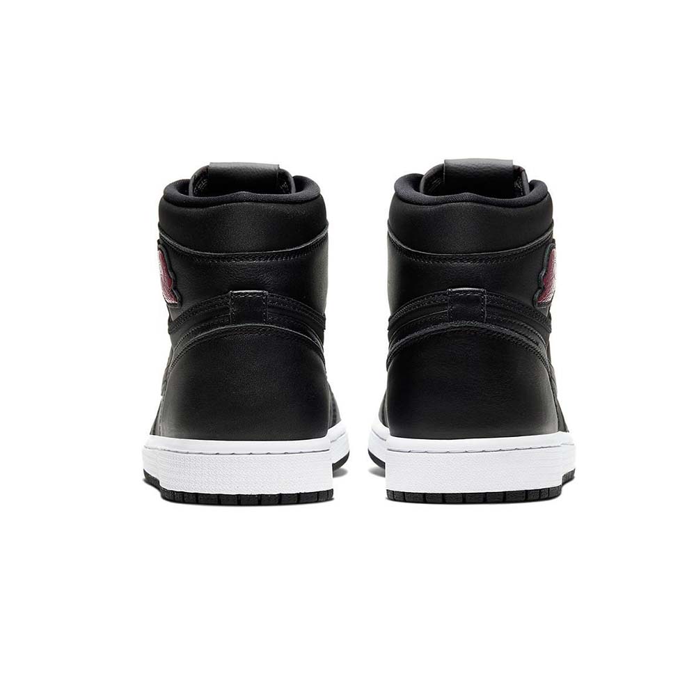 Nike_Air_Jordan_1_Retro_High_OG_Black_Gym_Red_555088_060_03