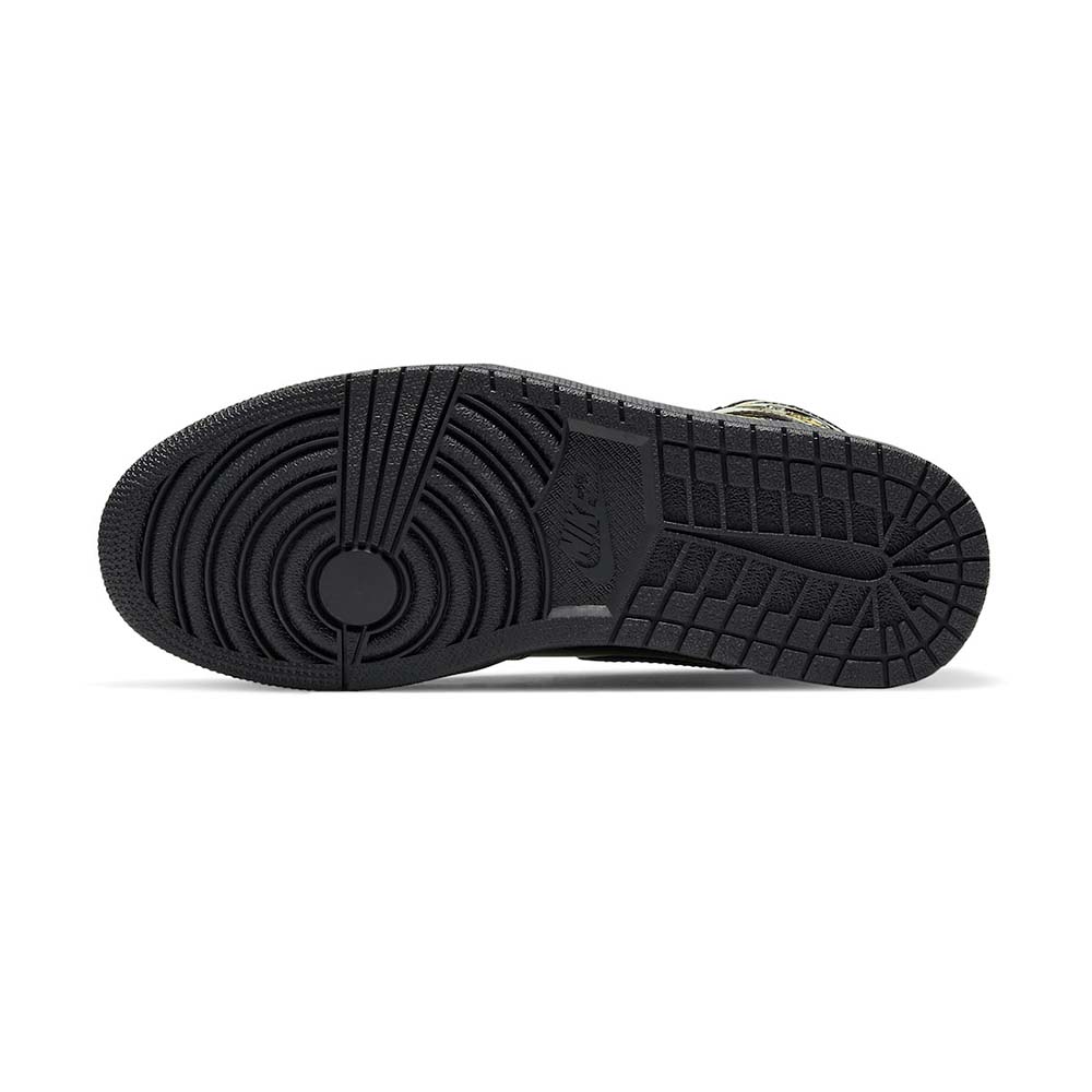 Nike_Air_Jordan_1_Retro_High_OG_Black_Metallic_Gold_555088_032_03