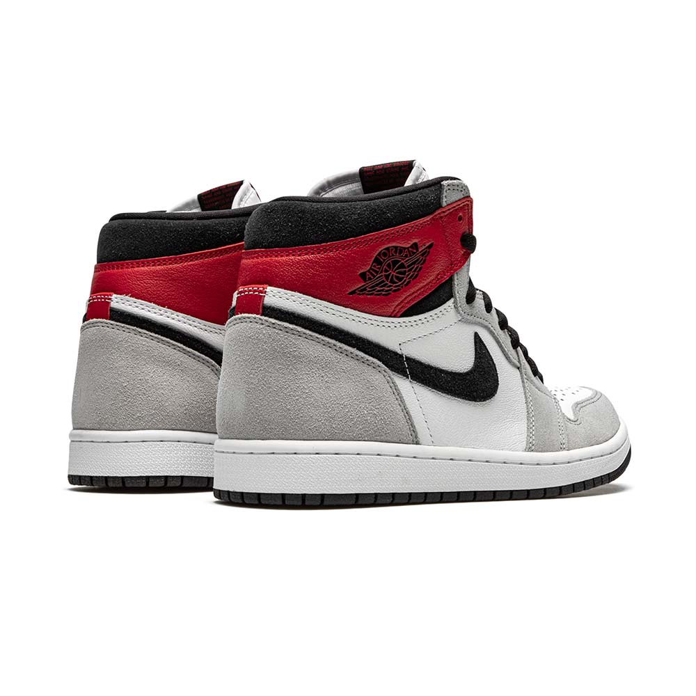 Nike_Air_Jordan_1_Retro_High_OG_Light_Smoke_Grey_555088_126_02