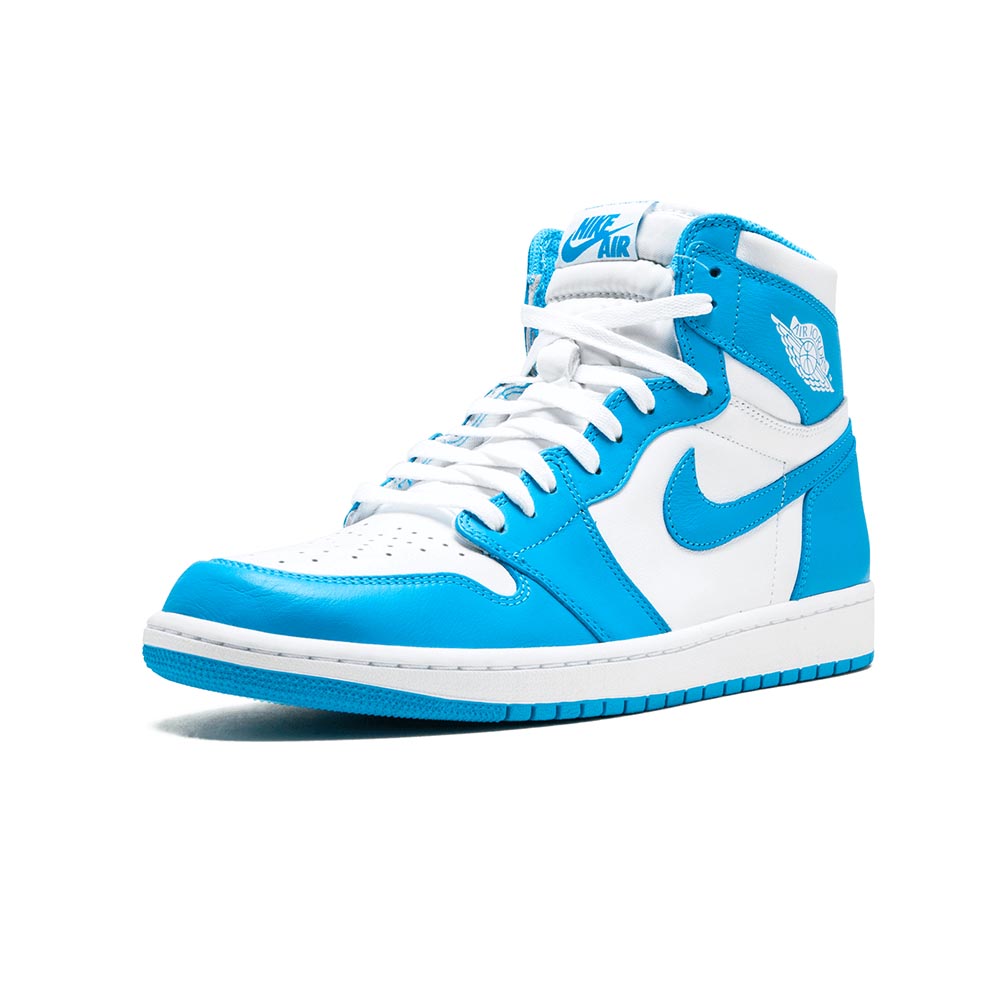 Nike_Air_Jordan_1_Retro_UNC_555088_117_03