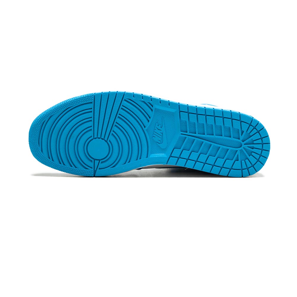 Nike_Air_Jordan_1_Retro_UNC_555088_117_04