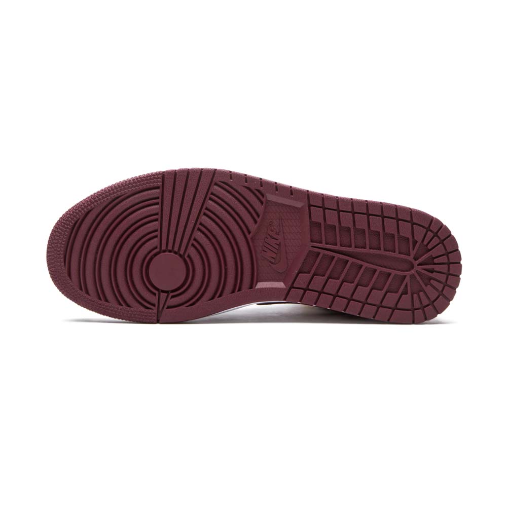Nike_Wmns_Air_Jordan_1_Mid_SE_Gold_Pendants_CZ4385_016_05