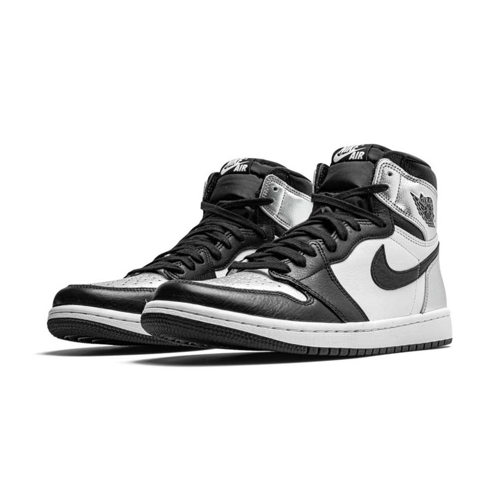 Nike_Wmns_Air_Jordan_1_Retro_High_OG_Silver_Toe_CD0461_001_01